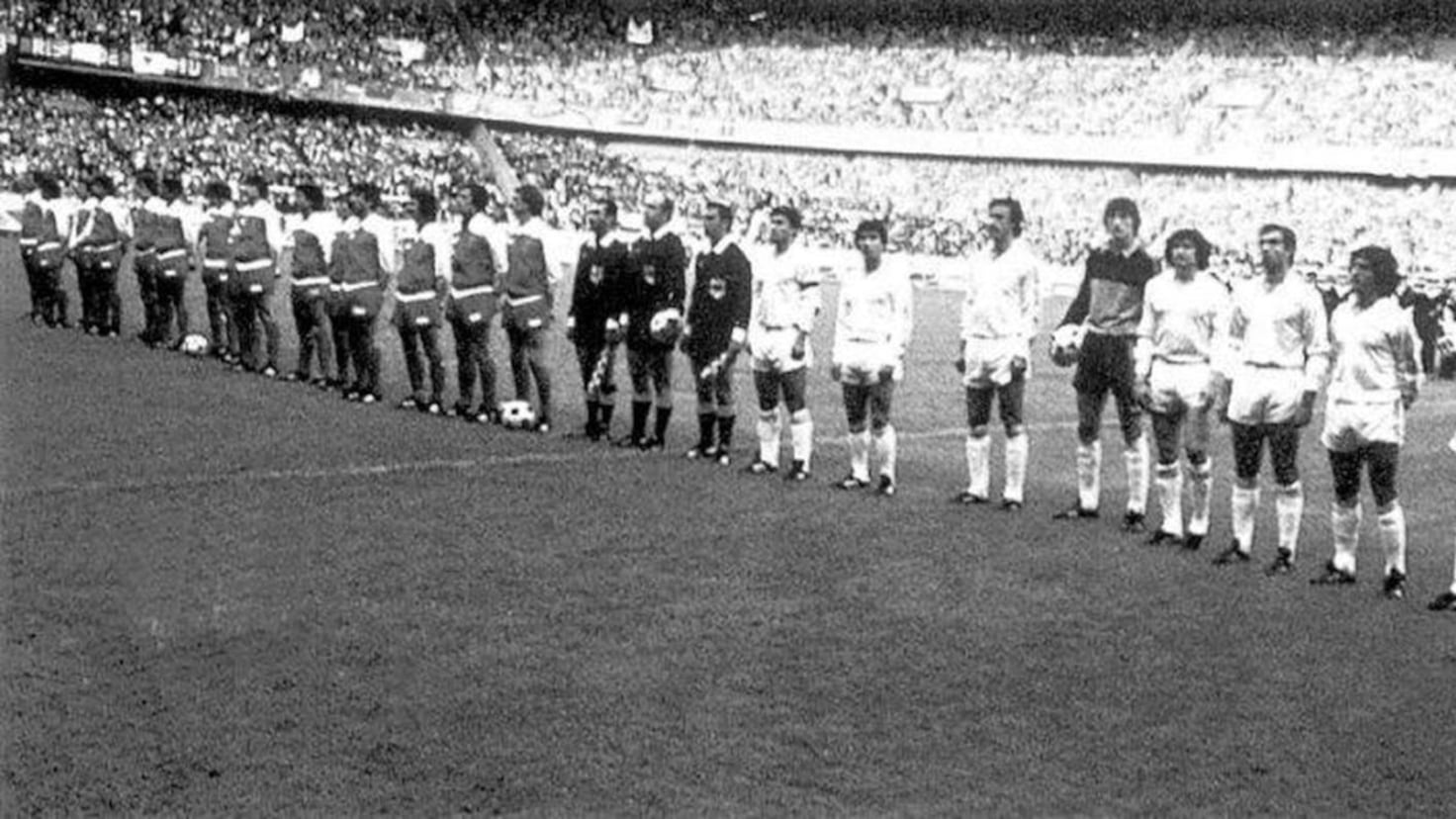 The sacrilege of the three stripes, or when Adidas convinced Real Madrid to "stain" the shirt